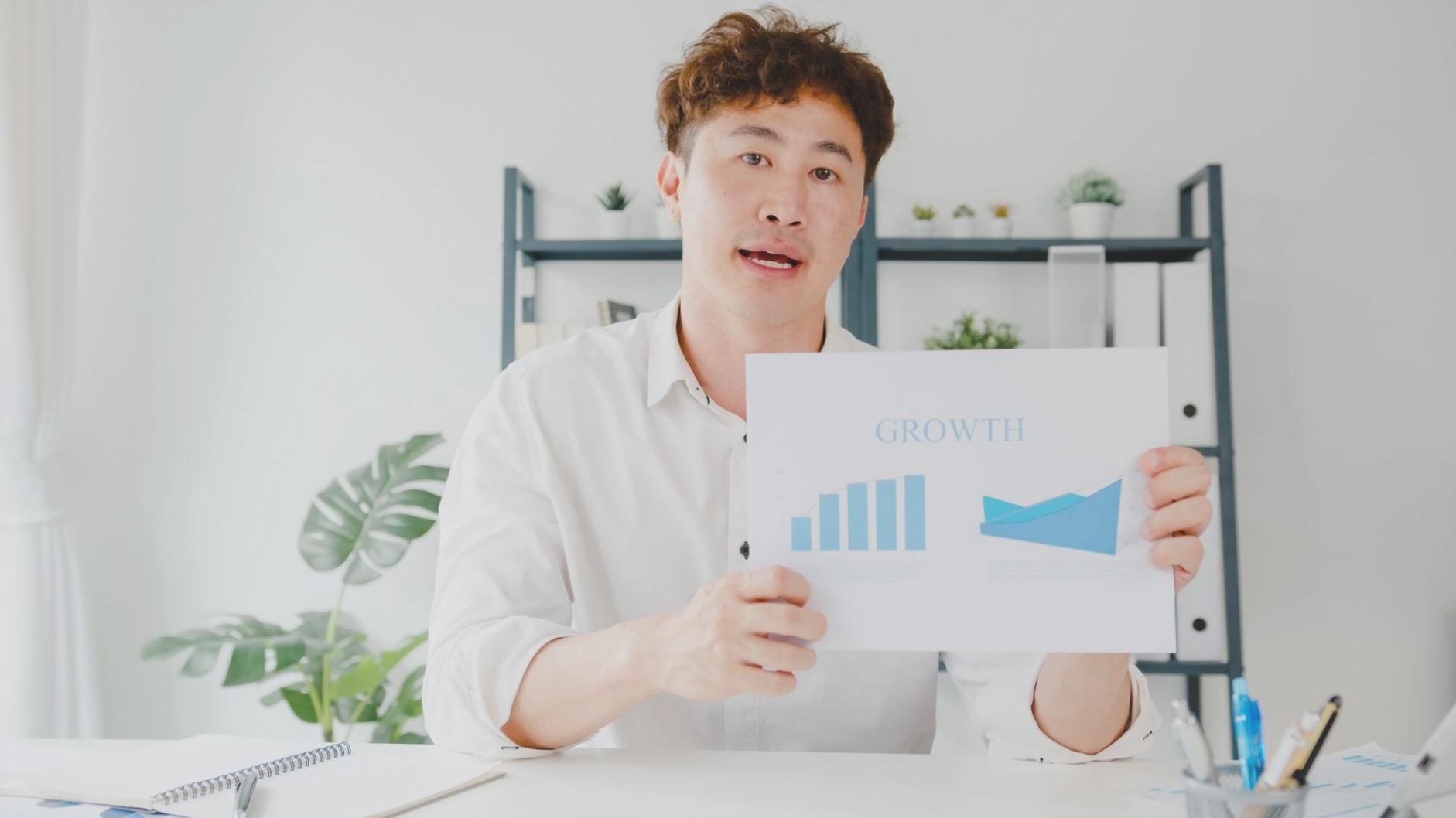 Equipo trabajando en optimización